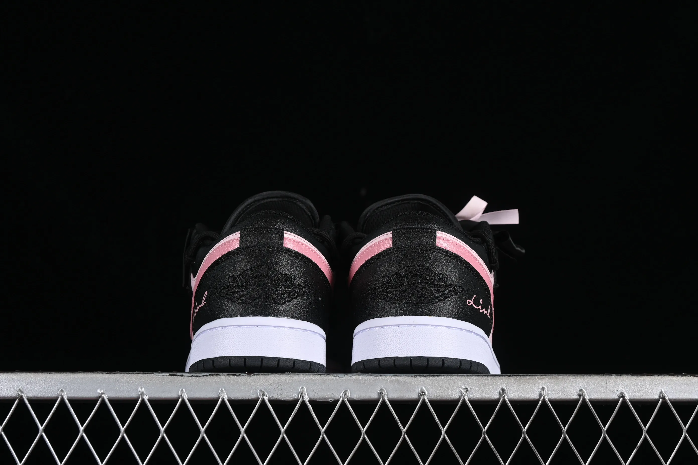All categories Air Jordan Jordan series basketball shoes Air Jordan 1 Low Air Jordan 1 Low AJ1 Joe 1 Zhizhiberry black pink bow low-top cultural retro basketball shoes DX4374-008